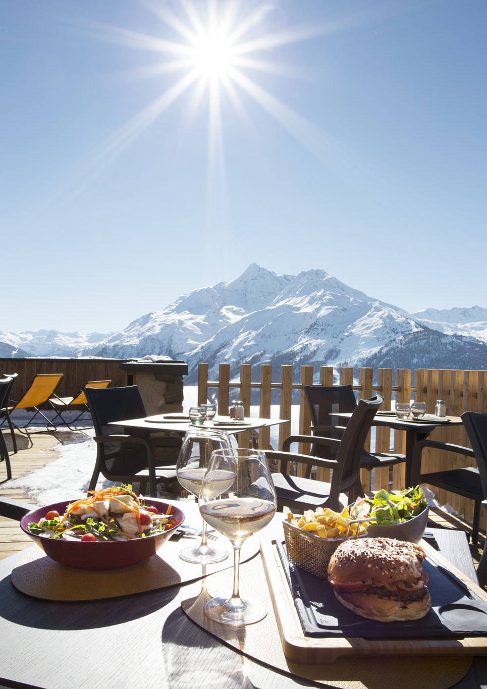 Un burger en terrasse et le soleil :).